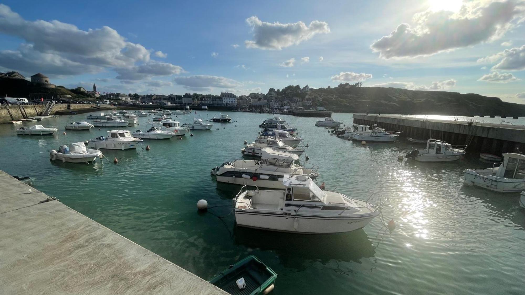 Maison Calme Et Cosy A Port-En-Bessin Pres Du Golf Et De La Mer 외부 사진